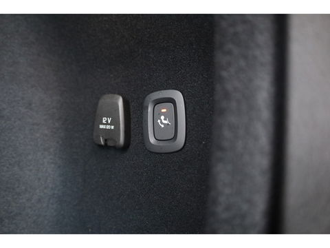 Volvo V60 2.0 T8 Plug-in hybrid AWD Polestar Engineered | B&W | HUD | ACC | 360 Cam | Trekhaak | Stuur- & 4x stoelverw. |