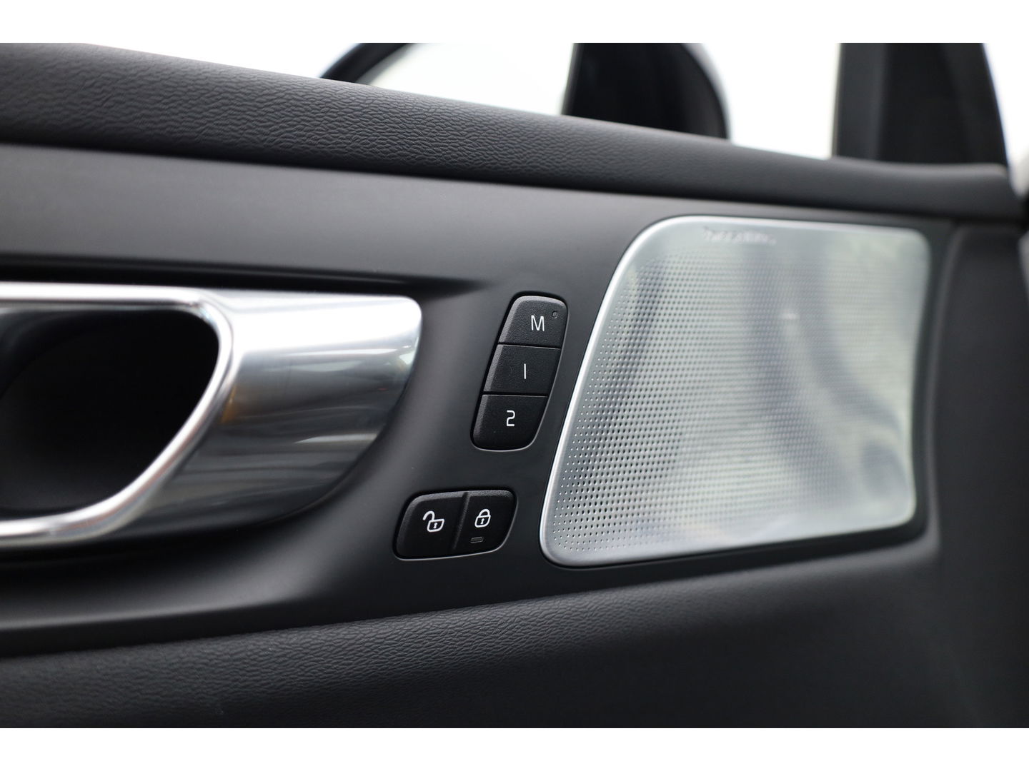 Volvo V60 2.0 T8 Plug-in hybrid AWD Polestar Engineered | B&W | HUD | ACC | 360 Cam | Trekhaak | Stuur- & 4x stoelverw. |