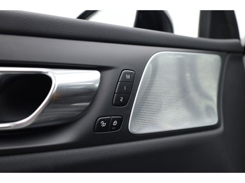 Volvo V60 2.0 T8 Plug-in hybrid AWD Polestar Engineered | B&W | HUD | ACC | 360 Cam | Trekhaak | Stuur- & 4x stoelverw. |