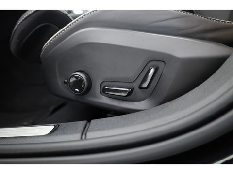 Volvo V60 2.0 T8 Plug-in hybrid AWD Polestar Engineered | B&W | HUD | ACC | 360 Cam | Trekhaak | Stuur- & 4x stoelverw. |