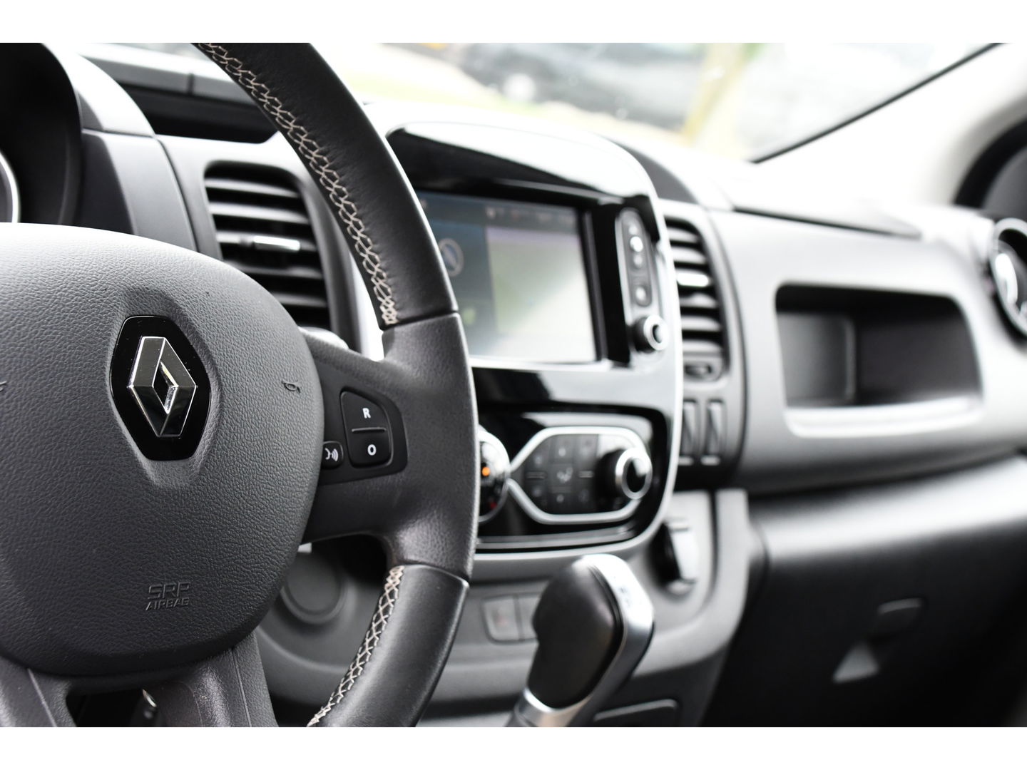 Renault Trafic 2.0 dCi 170 T29 L2H1 Luxe Cruise, Camera, Carplay, 170PK, Automaat, Trekhaak, LED, Trekhaak, Sensoren, Uniek!