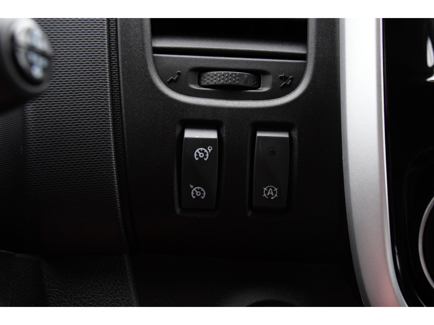 Renault Trafic 2.0 dCi 170 T29 L2H1 Luxe Cruise, Camera, Carplay, 170PK, Automaat, Trekhaak, LED, Trekhaak, Sensoren, Uniek!