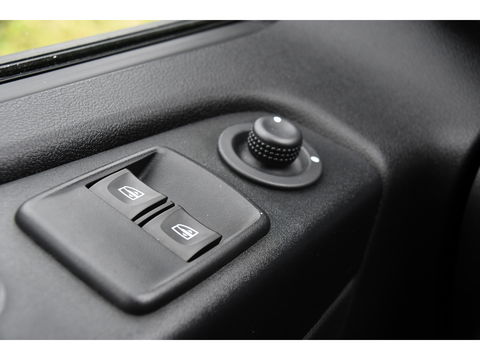 Renault Trafic 2.0 dCi 170 T29 L2H1 Luxe Cruise, Camera, Carplay, 170PK, Automaat, Trekhaak, LED, Trekhaak, Sensoren, Uniek!
