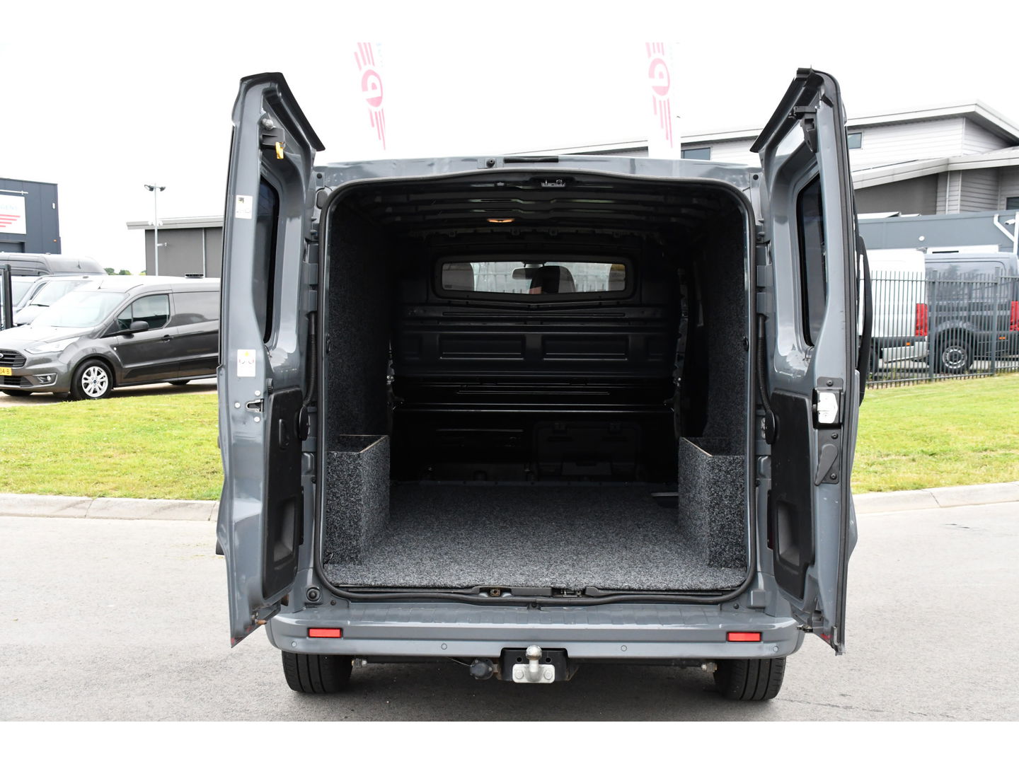 Renault Trafic 2.0 dCi 170 T29 L2H1 Luxe Cruise, Camera, Carplay, 170PK, Automaat, Trekhaak, LED, Trekhaak, Sensoren, Uniek!