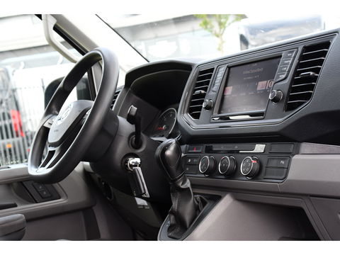 Volkswagen Crafter 2.0 TDI L3H2 Highline PB Edition Adaptieve Cruise, Camera, 360 Sensoren, Carplay, LED, Trekhaak, Automaat, Uniek!