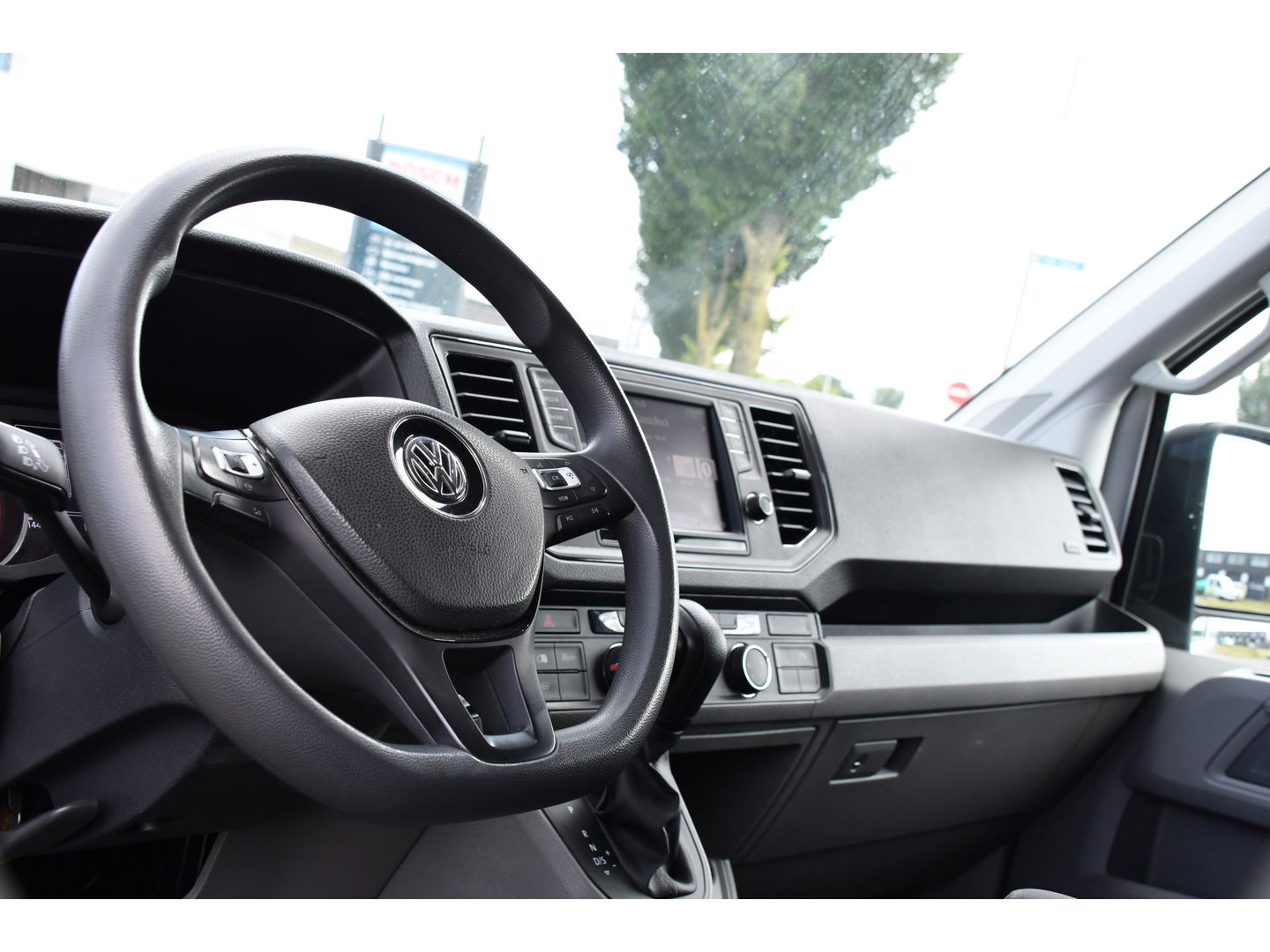Volkswagen Crafter 2.0 TDI L3H2 Highline PB Edition Adaptieve Cruise, Camera, 360 Sensoren, Carplay, LED, Trekhaak, Automaat, Uniek!