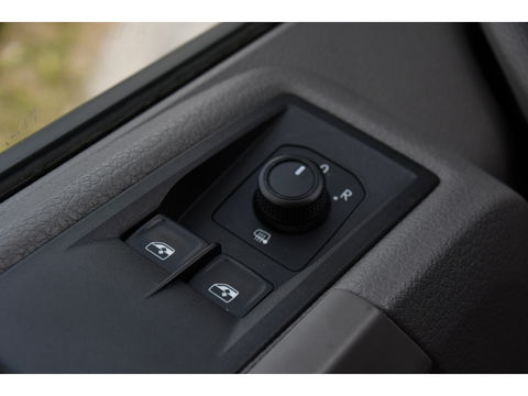 Volkswagen Crafter 2.0 TDI L3H2 Highline PB Edition Adaptieve Cruise, Camera, 360 Sensoren, Carplay, LED, Trekhaak, Automaat, Uniek!