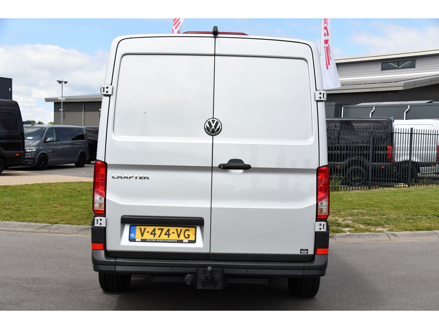Volkswagen Crafter 2.0 TDI L3H2 Highline PB Edition Adaptieve Cruise, Camera, 360 Sensoren, Carplay, LED, Trekhaak, Automaat, Uniek!