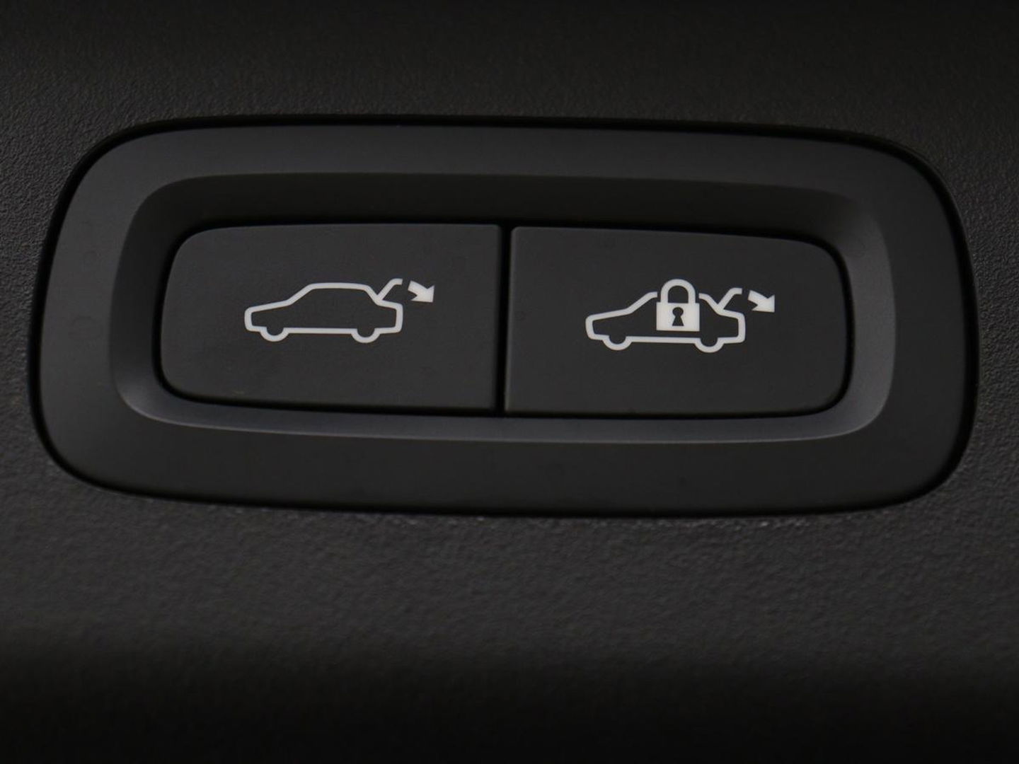 Lynk & Co 01 1.5 Plug In | Panoramadak | Infinity by Harman | Camera | Adaptive cruise | Stoelverwarming | Carplay | Memory | Full LED