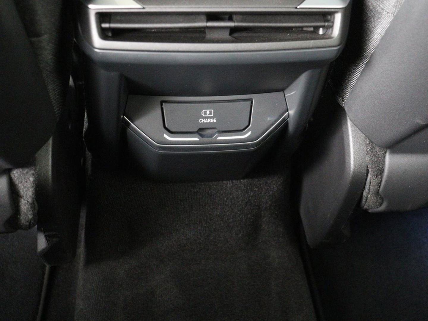 Lynk & Co 01 1.5 Plug In | Panoramadak | Infinity by Harman | Camera | Adaptive cruise | Stoelverwarming | Carplay | Memory | Full LED