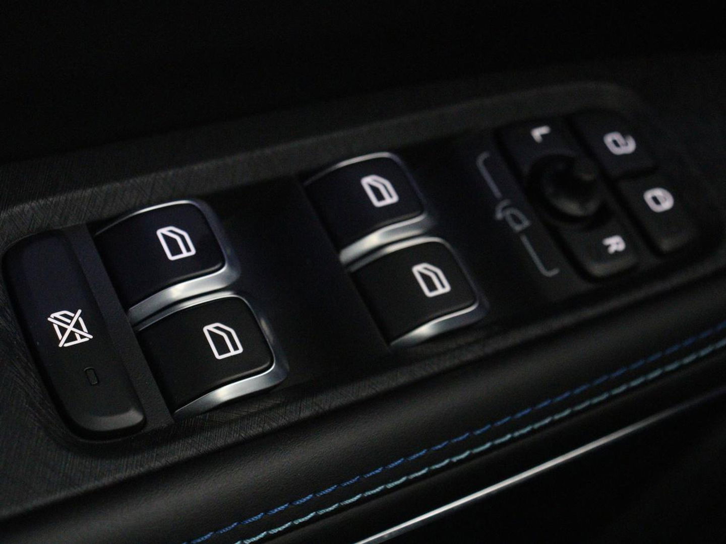 Lynk & Co 01 1.5 Plug In | Panoramadak | Infinity by Harman | Camera | Adaptive cruise | Stoelverwarming | Carplay | Memory | Full LED