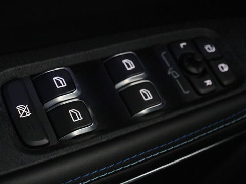 Lynk & Co 01 1.5 Plug In | Panoramadak | Infinity by Harman | Camera | Adaptive cruise | Stoelverwarming | Carplay | Memory | Full LED
