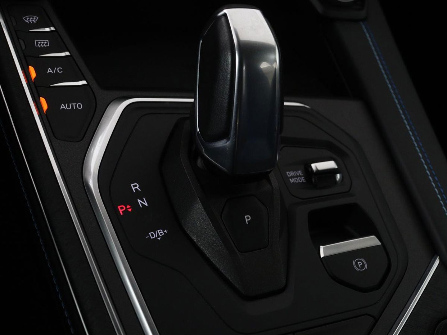 Lynk & Co 01 1.5 Plug In | Panoramadak | Infinity by Harman | Camera | Adaptive cruise | Stoelverwarming | Carplay | Memory | Full LED