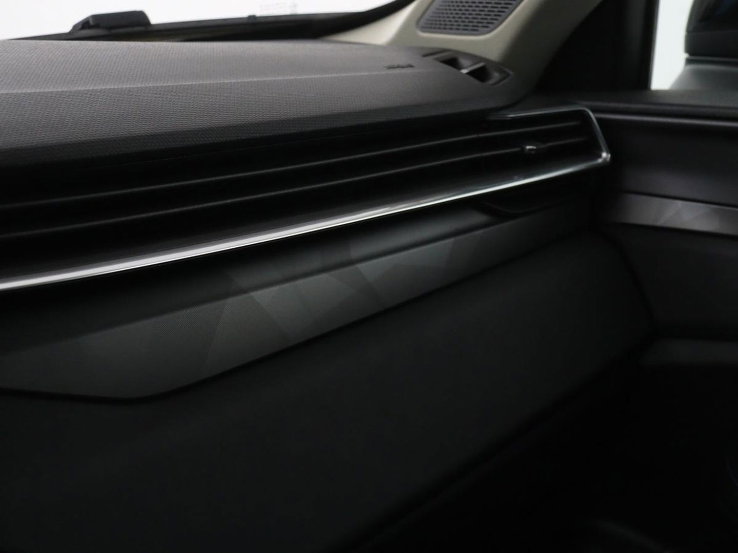 Lynk & Co 01 1.5 Plug In | Panoramadak | Infinity by Harman | Camera | Adaptive cruise | Stoelverwarming | Carplay | Memory | Full LED