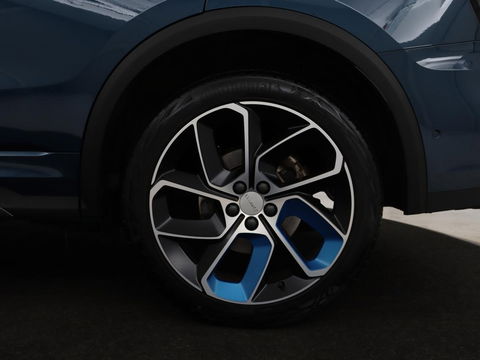 Lynk & Co 01 1.5 Plug In | Panoramadak | Infinity by Harman | Camera | Adaptive cruise | Stoelverwarming | Carplay | Memory | Full LED