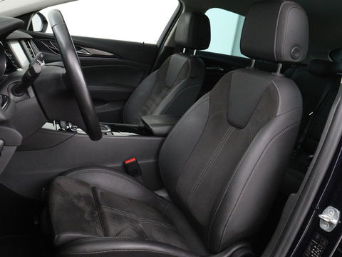 Opel Insignia 1.5 Turbo Executive | Leder/Alcantara | Trekhaak | Carplay | Navigatie | Climate control | Cruise control | Parkeerhulp
