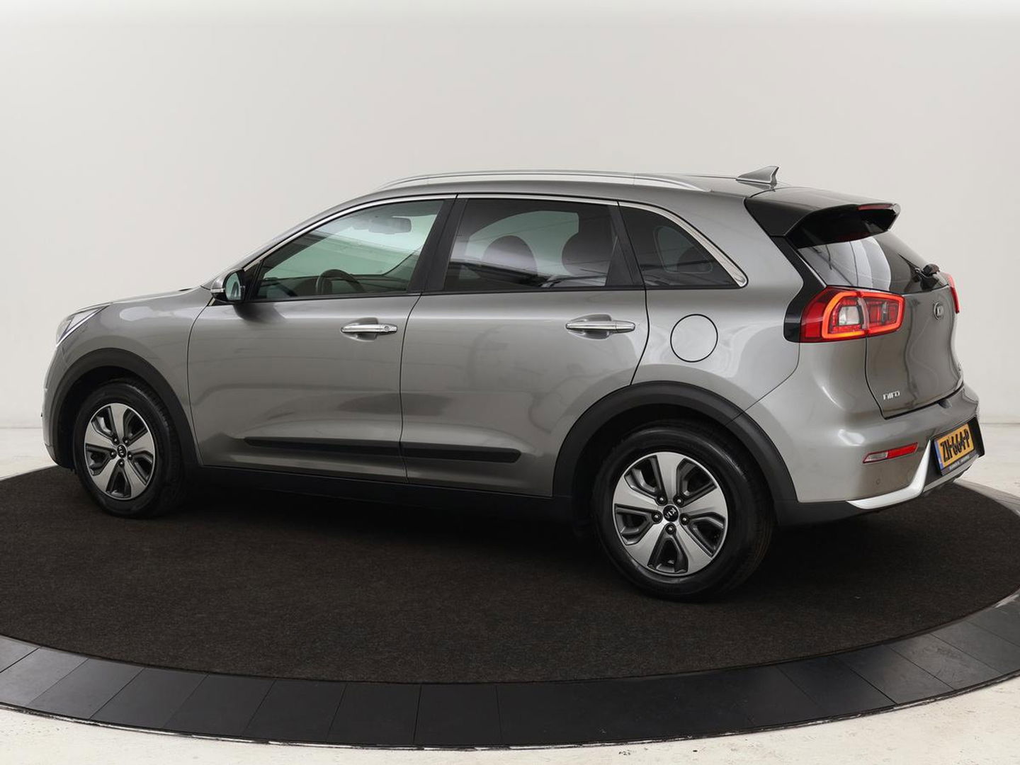 Kia Niro 1.6 GDi Hybrid DynamicLine | Carplay | Camera | Half leder | Navigatie | Climate control | Cruise control | Bluetooth