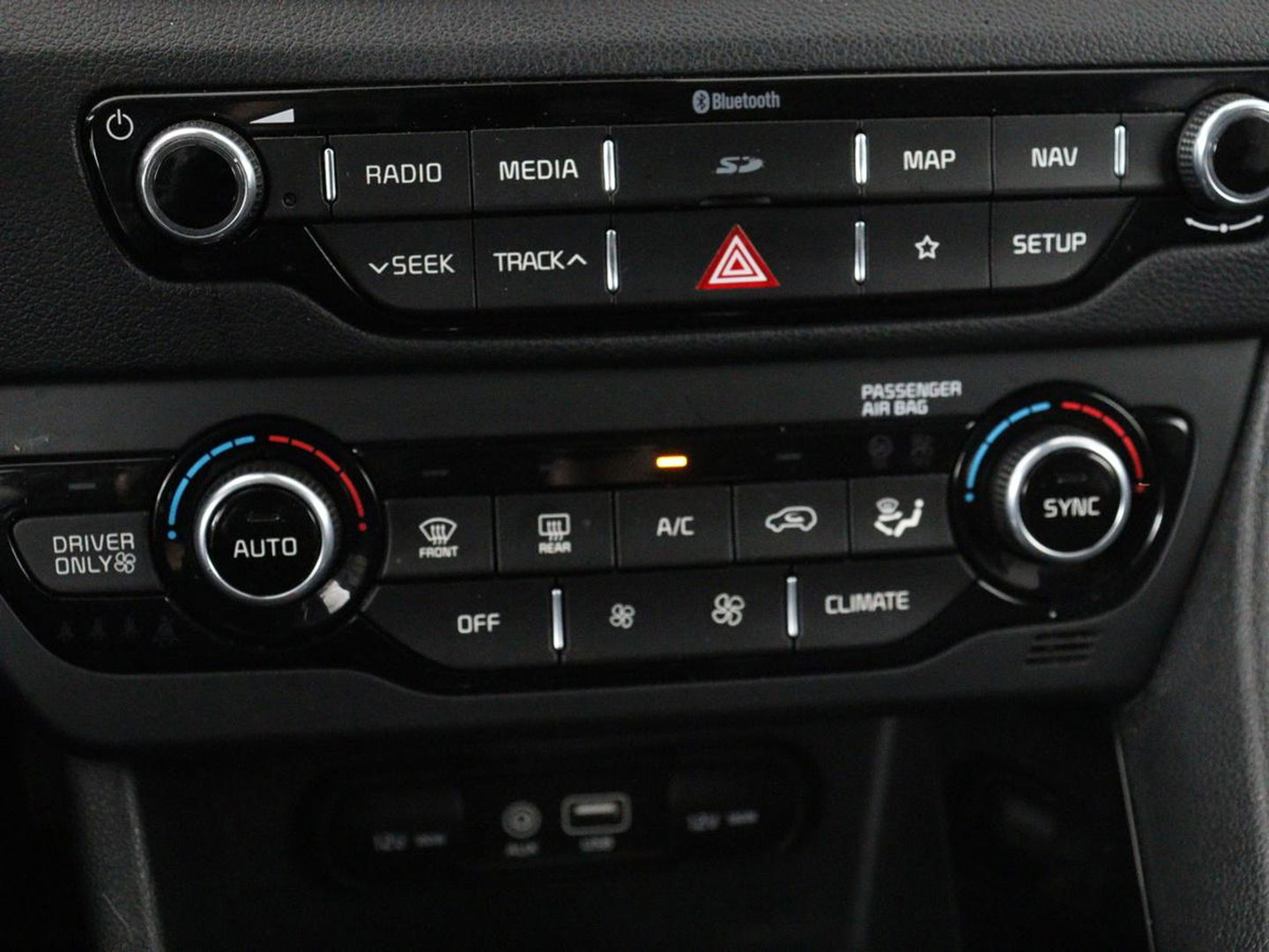Kia Niro 1.6 GDi Hybrid DynamicLine | Carplay | Camera | Half leder | Navigatie | Climate control | Cruise control | Bluetooth