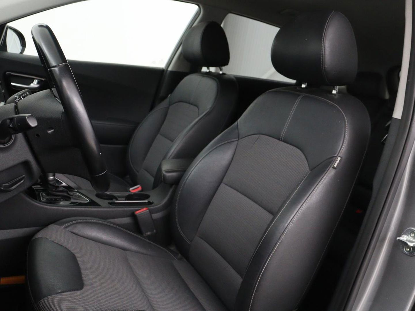 Kia Niro 1.6 GDi Hybrid DynamicLine | Carplay | Camera | Half leder | Navigatie | Climate control | Cruise control | Bluetooth