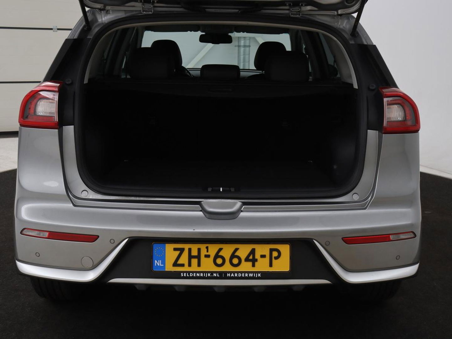 Kia Niro 1.6 GDi Hybrid DynamicLine | Carplay | Camera | Half leder | Navigatie | Climate control | Cruise control | Bluetooth