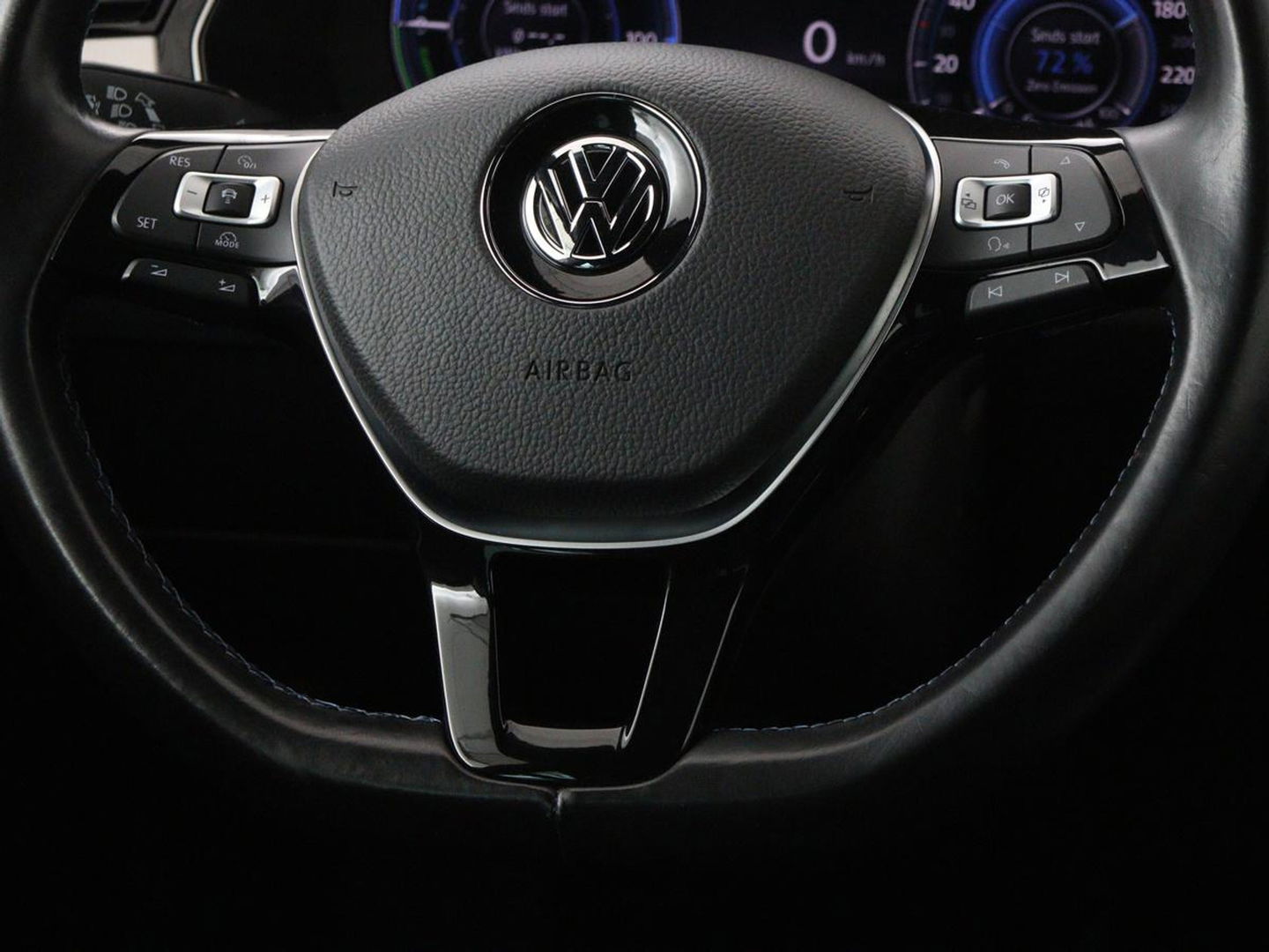 Volkswagen Passat 1.4 TSI GTE Highline | Leder | Panoramadak | Dynaudio | 360 camera | Carplay | Massage | Stoelverwarming | Dodehoek detectie | Full LED