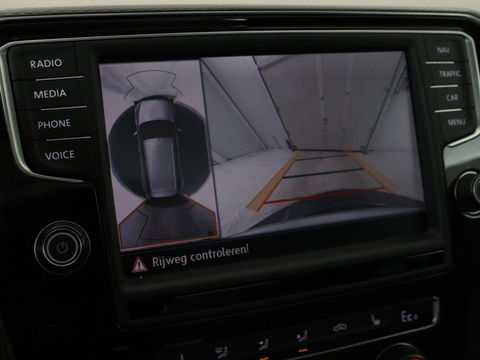 Volkswagen Passat 1.4 TSI GTE Highline | Leder | Panoramadak | Dynaudio | 360 camera | Carplay | Massage | Stoelverwarming | Dodehoek detectie | Full LED