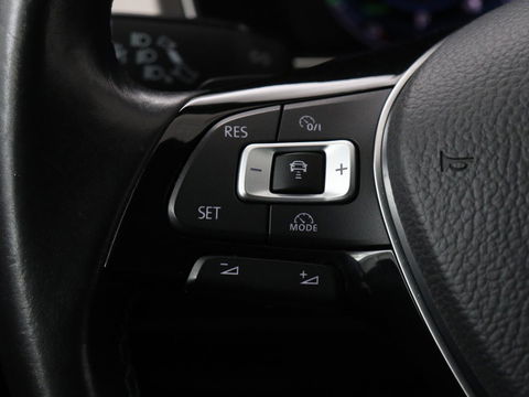 Volkswagen Passat 1.4 TSI GTE Highline | Leder | Panoramadak | Dynaudio | 360 camera | Carplay | Massage | Stoelverwarming | Dodehoek detectie | Full LED