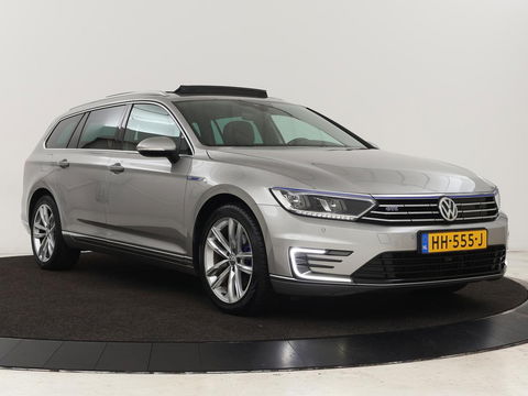 Volkswagen Passat 1.4 TSI GTE Highline | Leder | Panoramadak | Dynaudio | 360 camera | Carplay | Massage | Stoelverwarming | Dodehoek detectie | Full LED