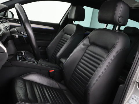 Volkswagen Passat 1.4 TSI GTE Highline | Leder | Panoramadak | Dynaudio | 360 camera | Carplay | Massage | Stoelverwarming | Dodehoek detectie | Full LED