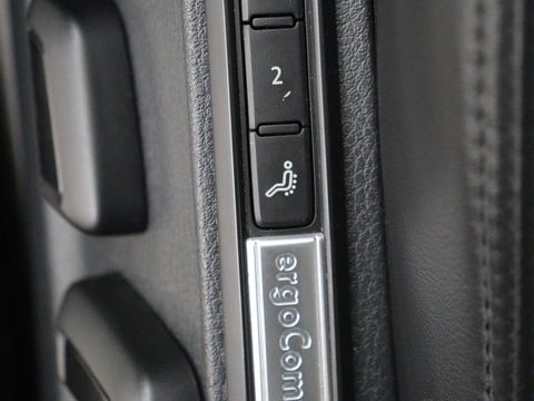Volkswagen Passat 1.4 TSI GTE Highline | Leder | Panoramadak | Dynaudio | 360 camera | Carplay | Massage | Stoelverwarming | Dodehoek detectie | Full LED