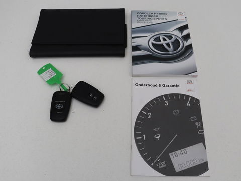 Toyota Corolla 1.8 Hybrid Business Intro | Head-Up | Stoelverwarming | Adaptive cruise | Carplay | Carplay | Navigatie | Keyless | Park Assist