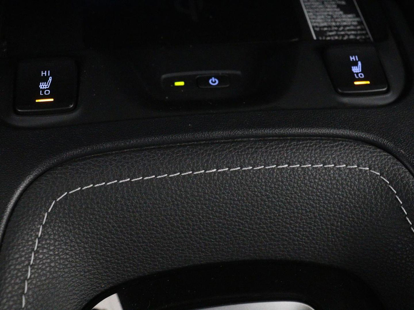 Toyota Corolla 1.8 Hybrid Business Intro | Head-Up | Stoelverwarming | Adaptive cruise | Carplay | Carplay | Navigatie | Keyless | Park Assist