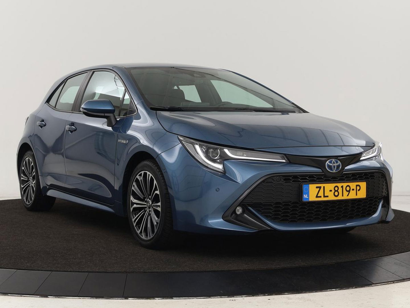 Toyota Corolla 1.8 Hybrid Business Intro | Head-Up | Stoelverwarming | Adaptive cruise | Carplay | Carplay | Navigatie | Keyless | Park Assist