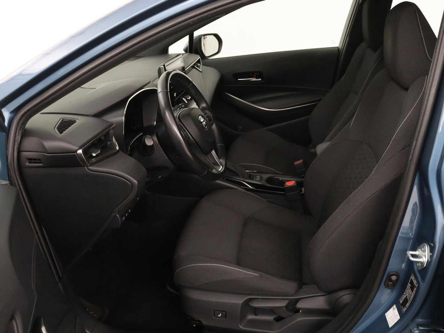 Toyota Corolla 1.8 Hybrid Business Intro | Head-Up | Stoelverwarming | Adaptive cruise | Carplay | Carplay | Navigatie | Keyless | Park Assist