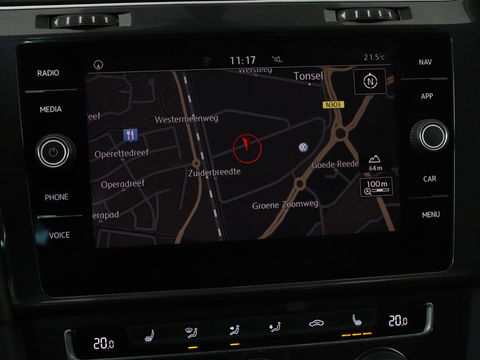 Volkswagen Golf 1.0 TSI Comfortline | Panoramadak | Stoelverwarming | Massage | Full LED | Carplay | Camera | Adaptive cruise | Sportstoelen | Climate control
