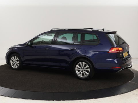 Volkswagen Golf 1.0 TSI Comfortline | Panoramadak | Stoelverwarming | Massage | Full LED | Carplay | Camera | Adaptive cruise | Sportstoelen | Climate control