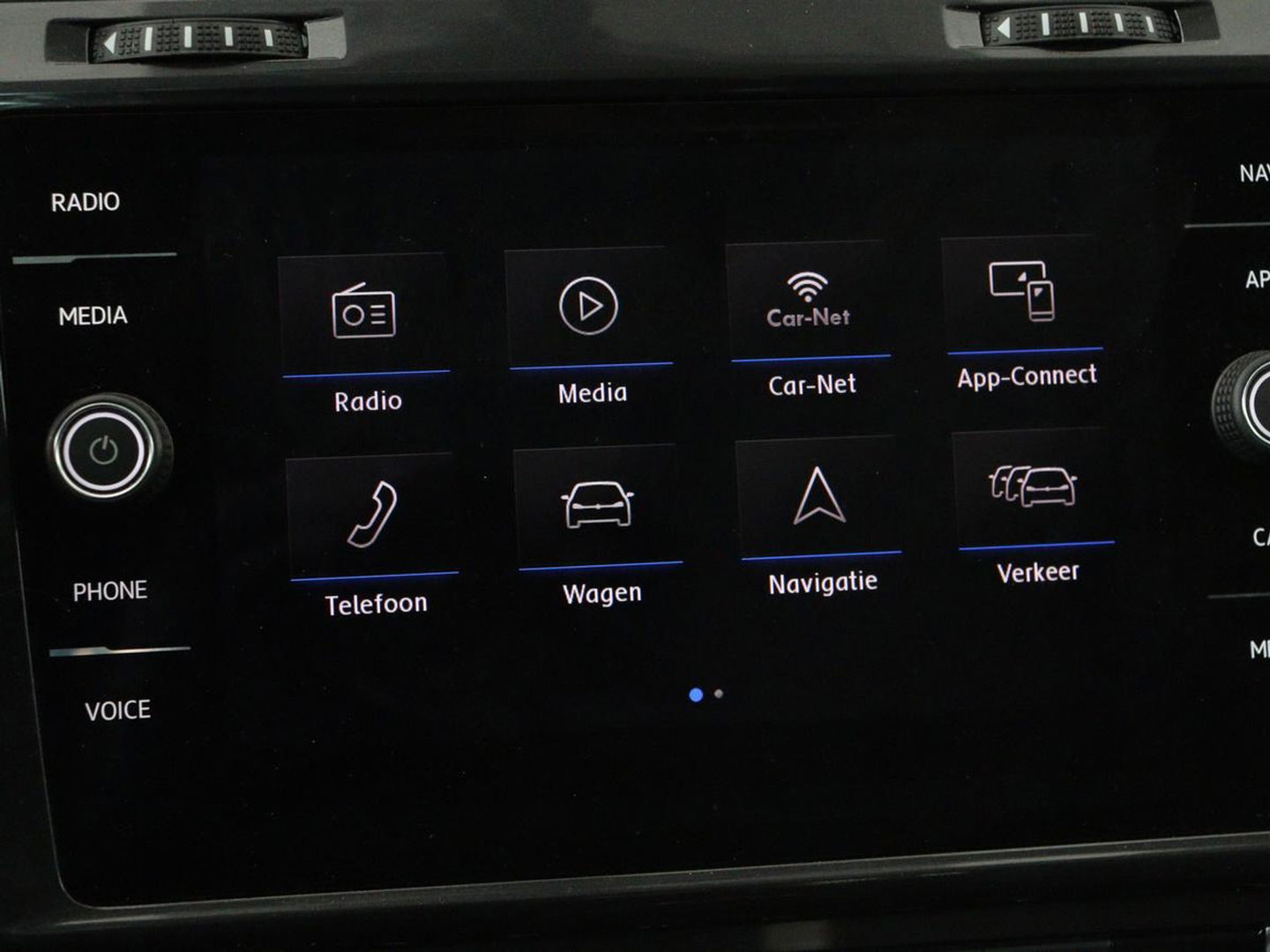 Volkswagen Golf 1.0 TSI Comfortline | Panoramadak | Stoelverwarming | Massage | Full LED | Carplay | Camera | Adaptive cruise | Sportstoelen | Climate control