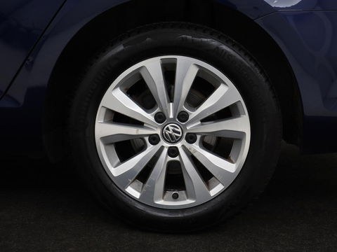 Volkswagen Golf 1.0 TSI Comfortline | Panoramadak | Stoelverwarming | Massage | Full LED | Carplay | Camera | Adaptive cruise | Sportstoelen | Climate control