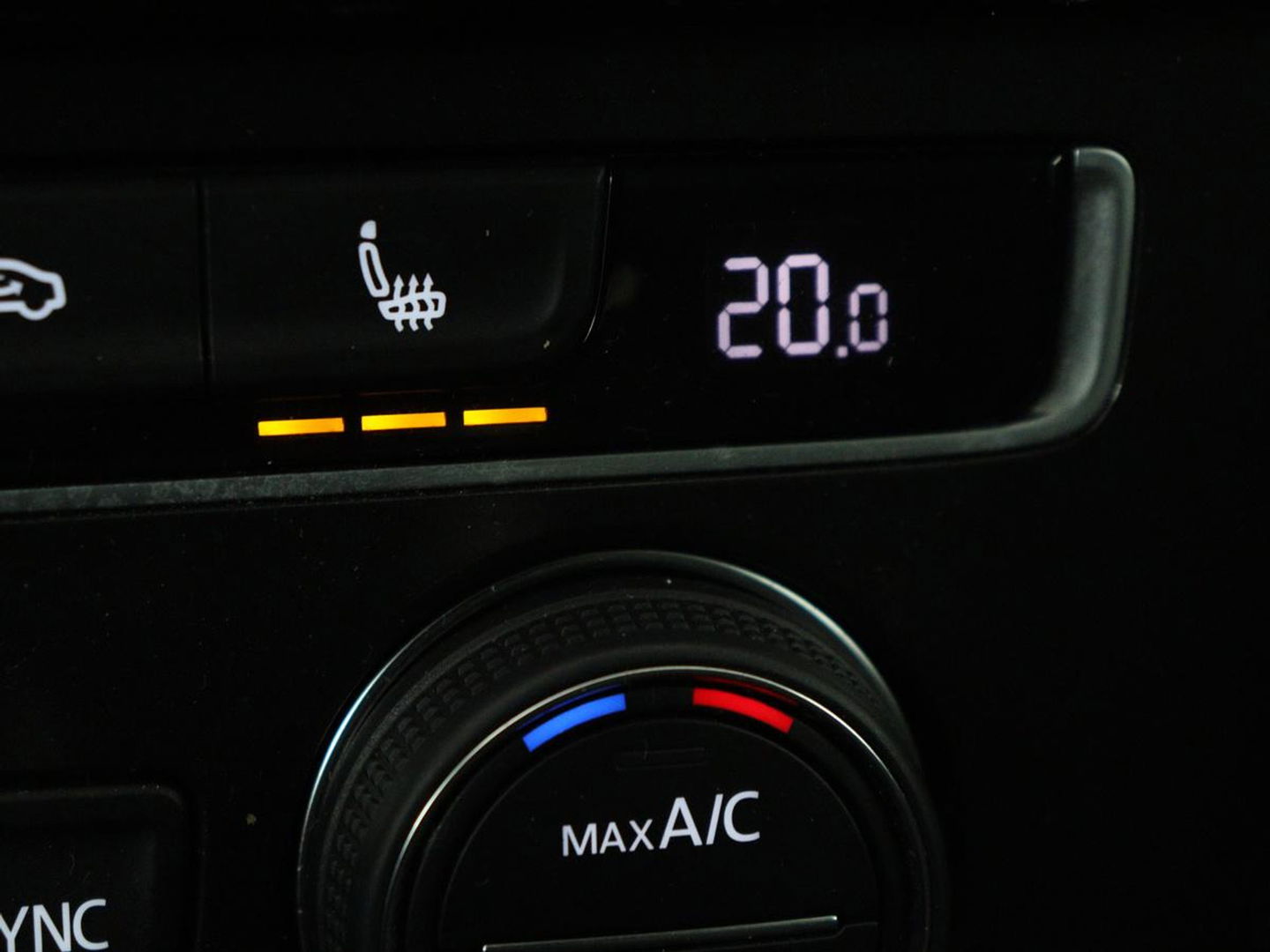 Volkswagen Golf 1.0 TSI Comfortline | Panoramadak | Stoelverwarming | Massage | Full LED | Carplay | Camera | Adaptive cruise | Sportstoelen | Climate control