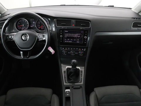 Volkswagen Golf 1.0 TSI Comfortline | Panoramadak | Stoelverwarming | Massage | Full LED | Carplay | Camera | Adaptive cruise | Sportstoelen | Climate control