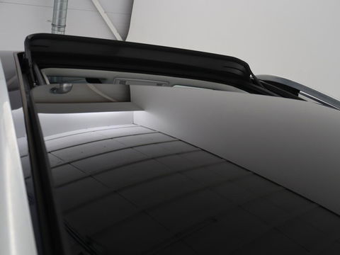 Volkswagen Golf 1.0 TSI Comfortline | Panoramadak | Stoelverwarming | Massage | Full LED | Carplay | Camera | Adaptive cruise | Sportstoelen | Climate control