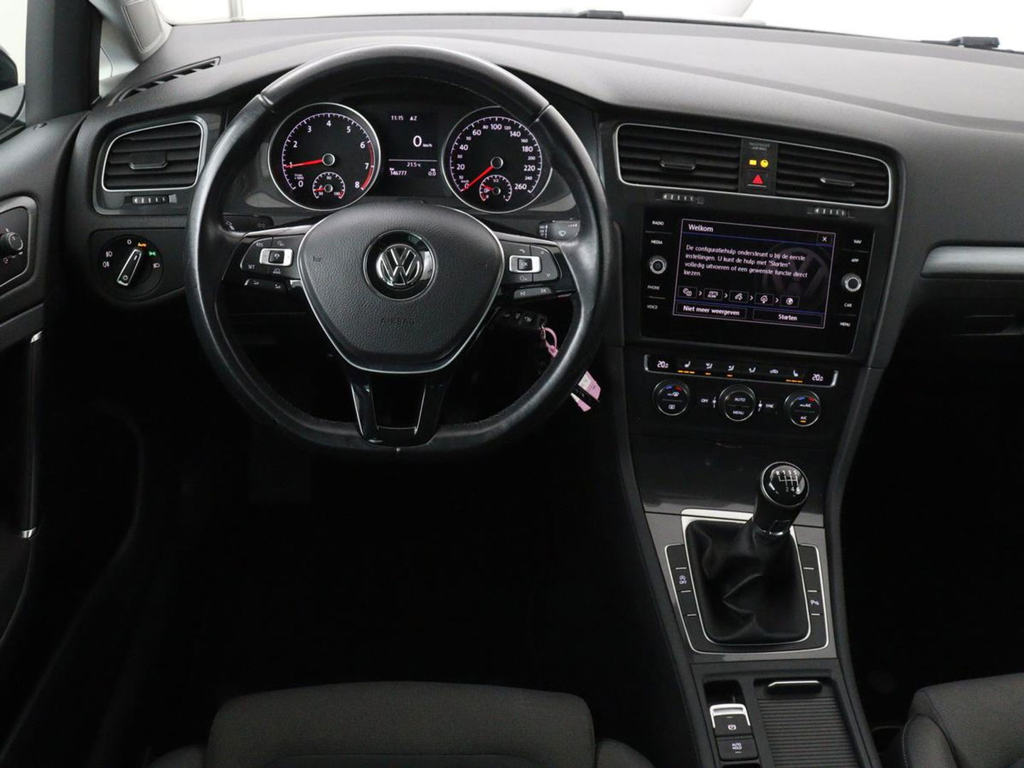 Volkswagen Golf 1.0 TSI Comfortline | Panoramadak | Stoelverwarming | Massage | Full LED | Carplay | Camera | Adaptive cruise | Sportstoelen | Climate control