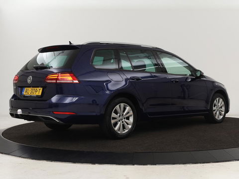 Volkswagen Golf 1.0 TSI Comfortline | Panoramadak | Stoelverwarming | Massage | Full LED | Carplay | Camera | Adaptive cruise | Sportstoelen | Climate control