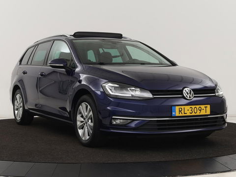 Volkswagen Golf 1.0 TSI Comfortline | Panoramadak | Stoelverwarming | Massage | Full LED | Carplay | Camera | Adaptive cruise | Sportstoelen | Climate control