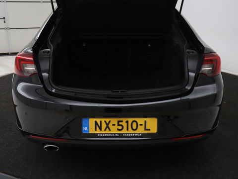 Opel Insignia Grand Sport 1.6 CDTI Innovation | OPC Line | Head-Up | Stoelventilatie | Leder | Massage | 360 camera | Carplay | AGR Stoel | Matrix LED | Navigatie | Stoel & stuurverwarming