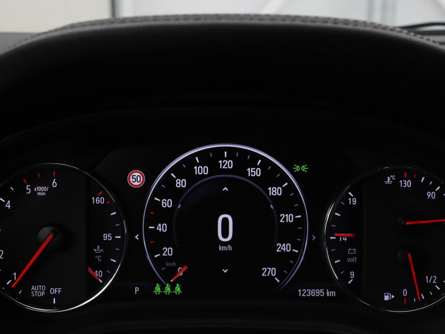 Opel Insignia Grand Sport 1.6 CDTI Innovation | OPC Line | Head-Up | Stoelventilatie | Leder | Massage | 360 camera | Carplay | AGR Stoel | Matrix LED | Navigatie | Stoel & stuurverwarming