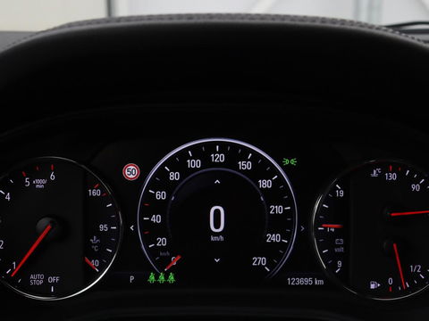 Opel Insignia Grand Sport 1.6 CDTI Innovation | OPC Line | Head-Up | Stoelventilatie | Leder | Massage | 360 camera | Carplay | AGR Stoel | Matrix LED | Navigatie | Stoel & stuurverwarming
