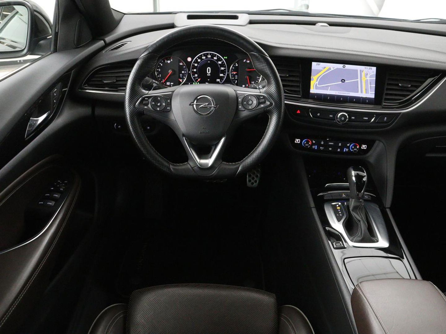 Opel Insignia Grand Sport 1.6 CDTI Innovation | OPC Line | Head-Up | Stoelventilatie | Leder | Massage | 360 camera | Carplay | AGR Stoel | Matrix LED | Navigatie | Stoel & stuurverwarming