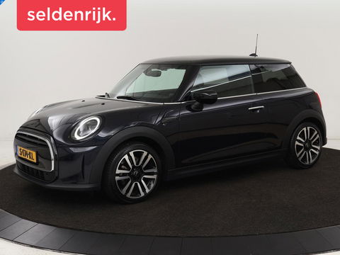 MINI Cooper 1.5 Classic | Automaat | Leder | Carplay | Full LED | Navigatie | Climate control | Parkeerhulp | Cruise control