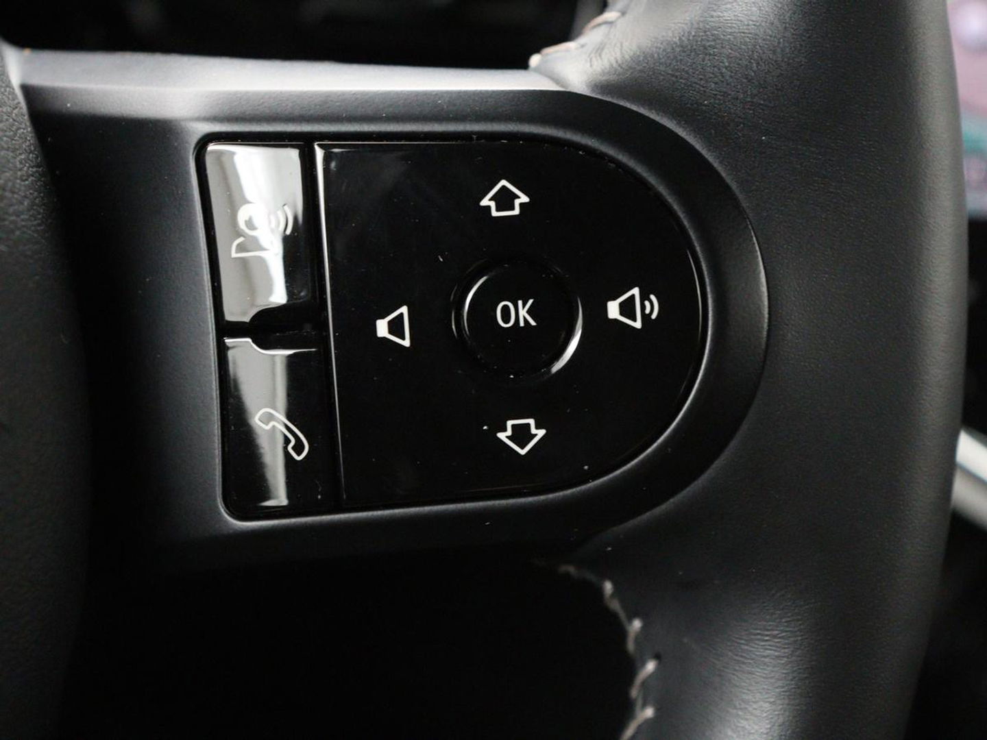 MINI Cooper 1.5 Classic | Automaat | Leder | Carplay | Full LED | Navigatie | Climate control | Parkeerhulp | Cruise control